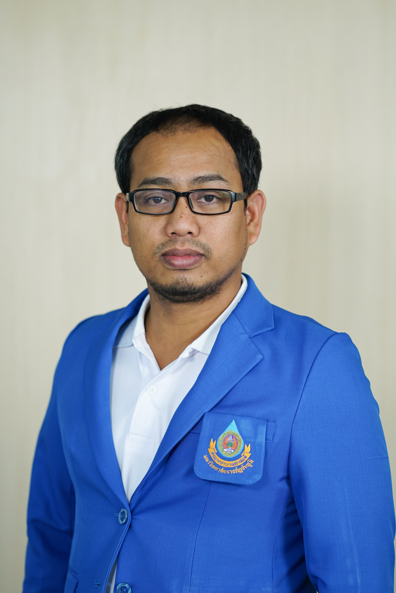 อ.ธรณินทร์ คุณแขวน